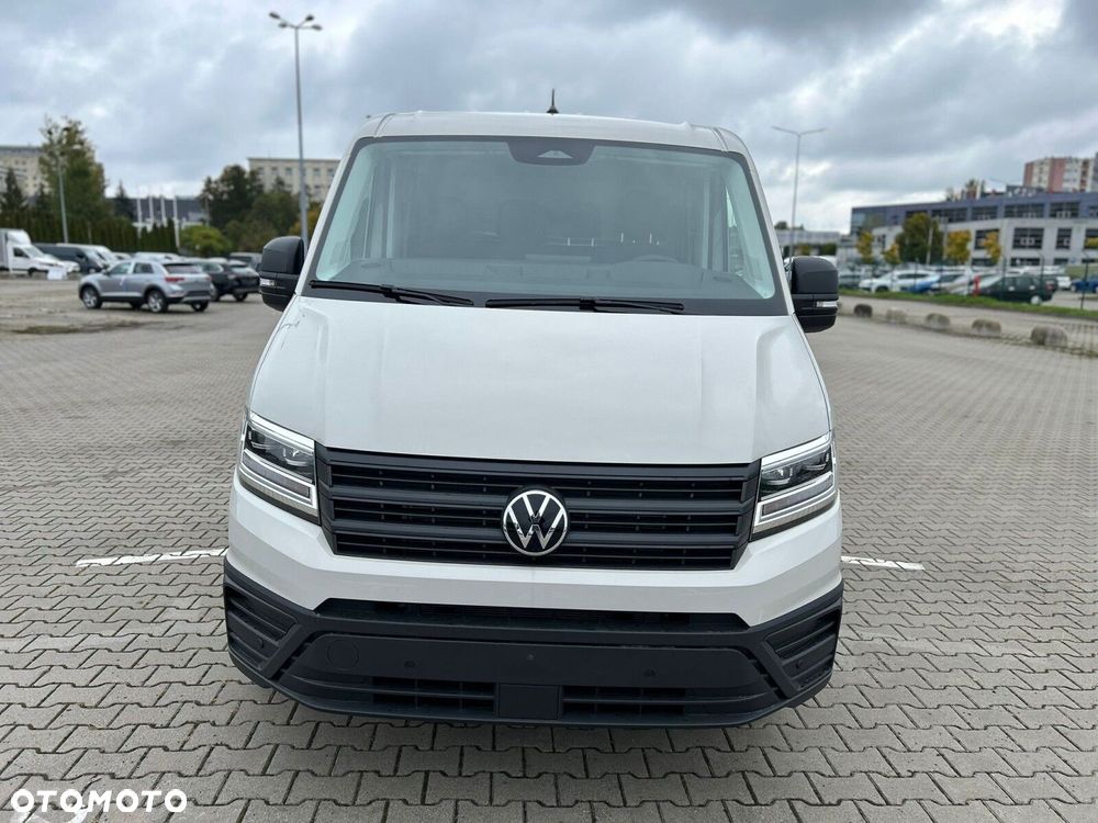 Volkswagen Crafter Crafter 35 Skrzyniowy z podwójną kabiną silnik: 2,0 l EU6 SCR 177 KM / skrzynia biegów: 4MOTION automatyczna 8-biegowa rozstaw osi: 3640 mm - 2