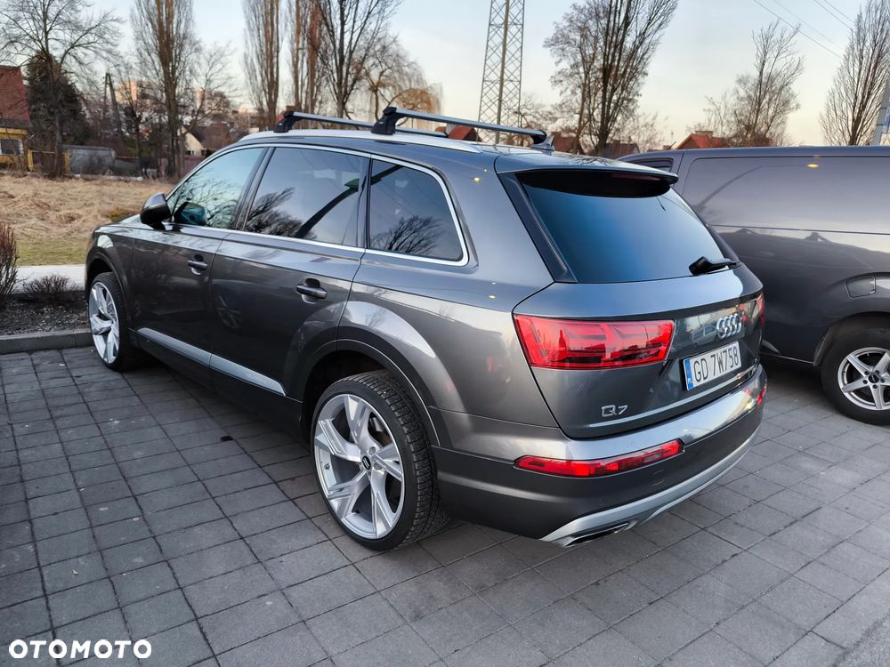 Audi Q7 - 1