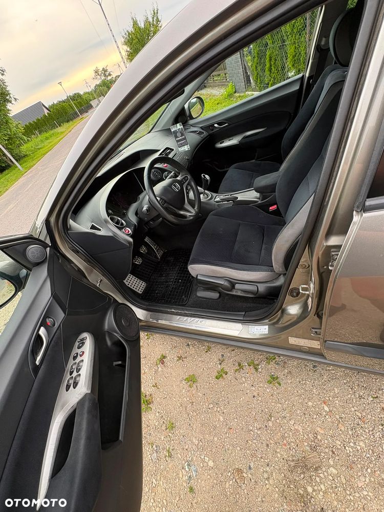 Honda Civic 1.8 Executive - 12