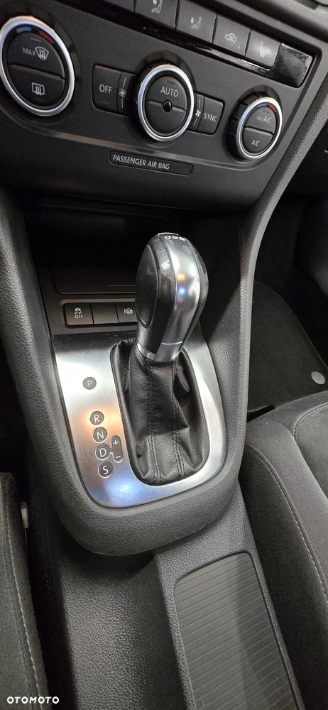 Volkswagen Golf 2.0 TDI DPF DSG Highline - 18