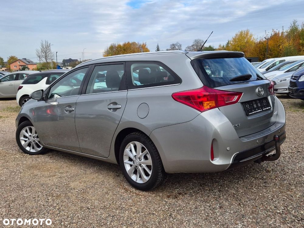 Toyota Auris - 4