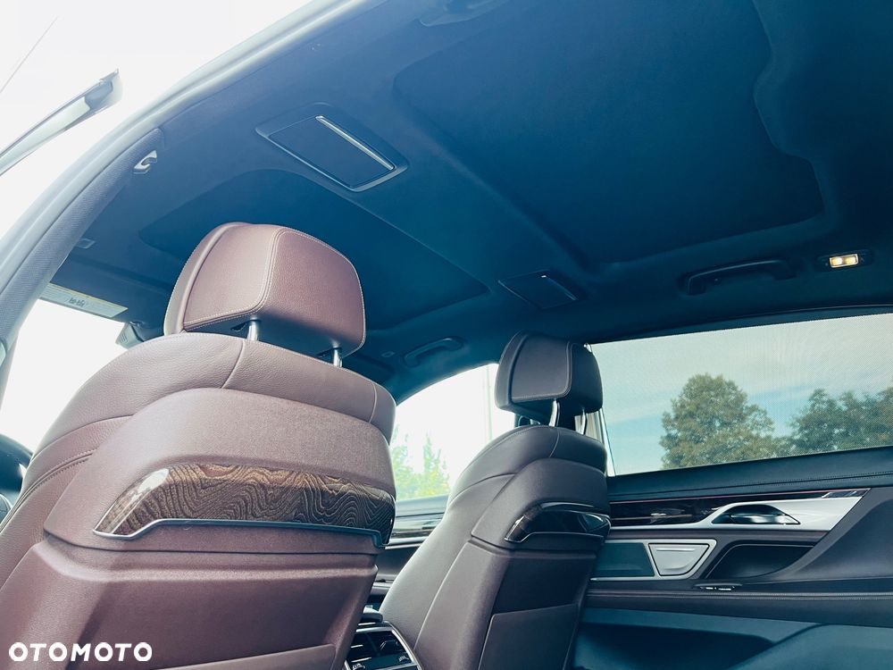 BMW Seria 7 740Li - 29