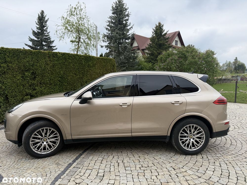 Porsche Cayenne - 2