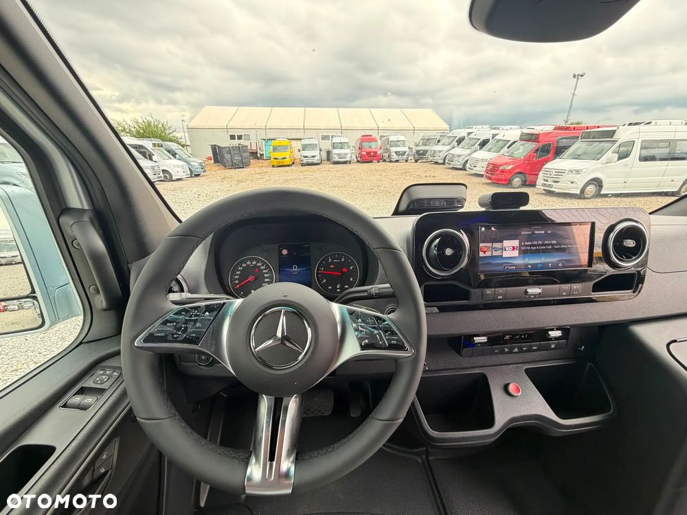 Mercedes-Benz Sprinter 519 - 21