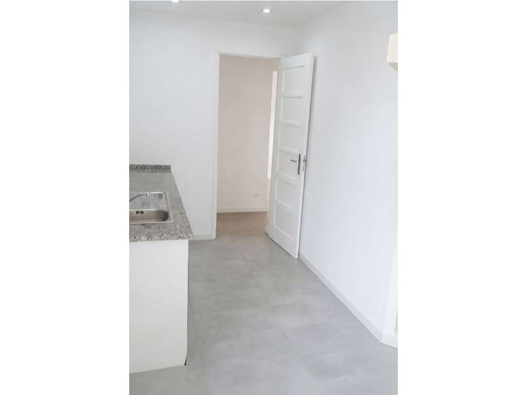 Apartamento T2 para arrendamento na Amadora - Grande imagem: 5/10