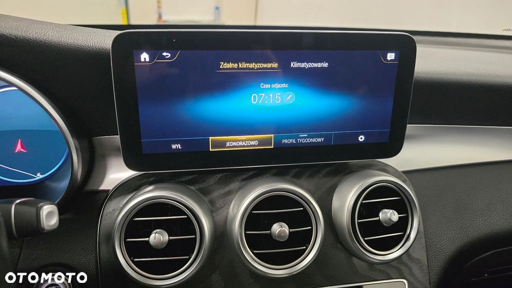 Mercedes-Benz GLC 300 de 4Matic 9G-TRONIC AMG Line Plus - 26