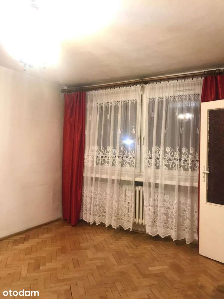 2 pokoje do remontu Vii Dwór Świetna lokalizacja.
