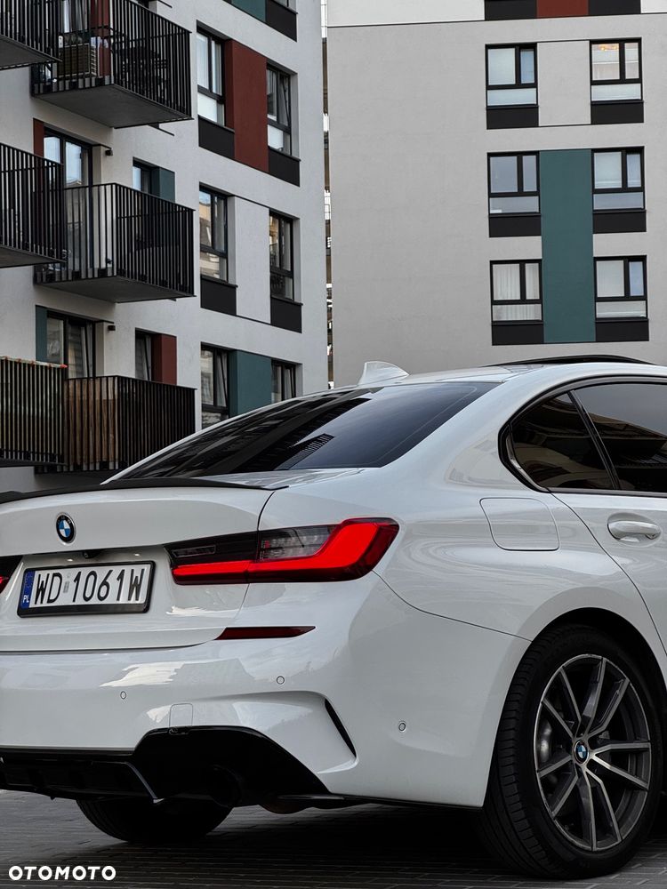 BMW Seria 3 330i xDrive M Sport - 12