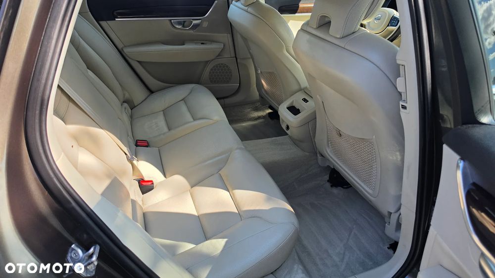 Volvo V90 D4 Geartronic Momentum - 19