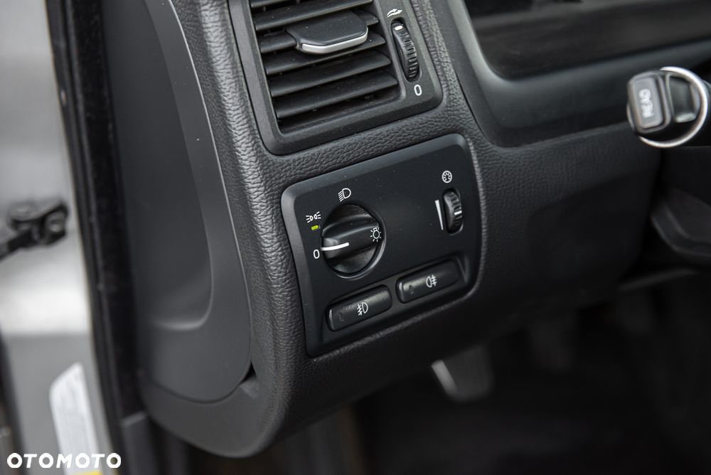 Volvo XC 70 AWD Premium - 22