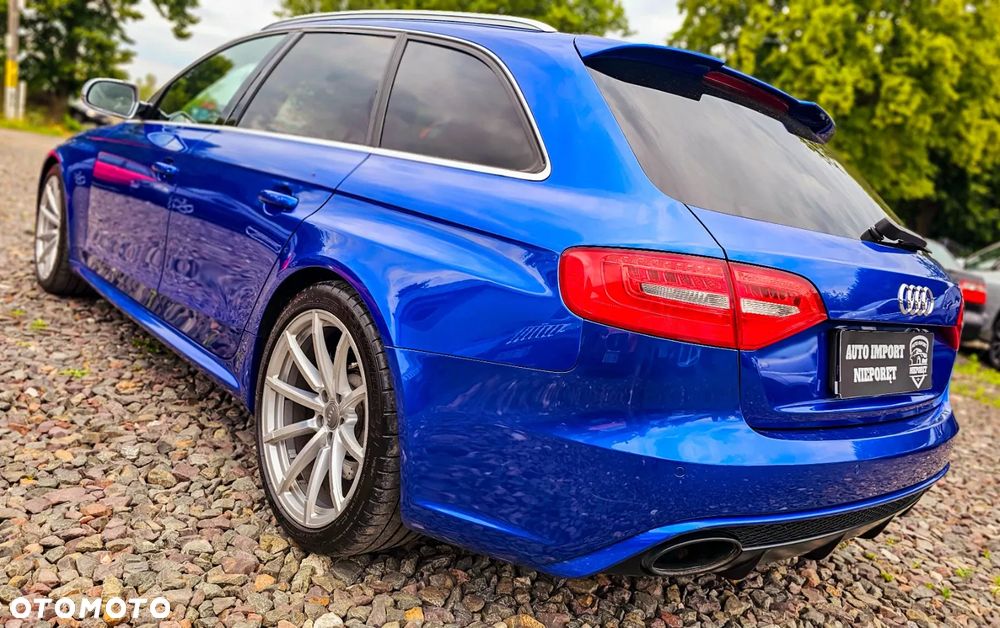 Audi RS4 Avant - 35