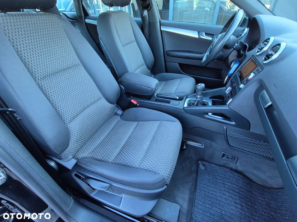 Audi A3 Sportback 1.6 TDI Ambiente - 33