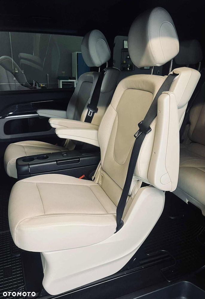 Mercedes-Benz Klasa V 300 d 4-Matic Exclusive 9G-Tronic (d³ugi) - 5