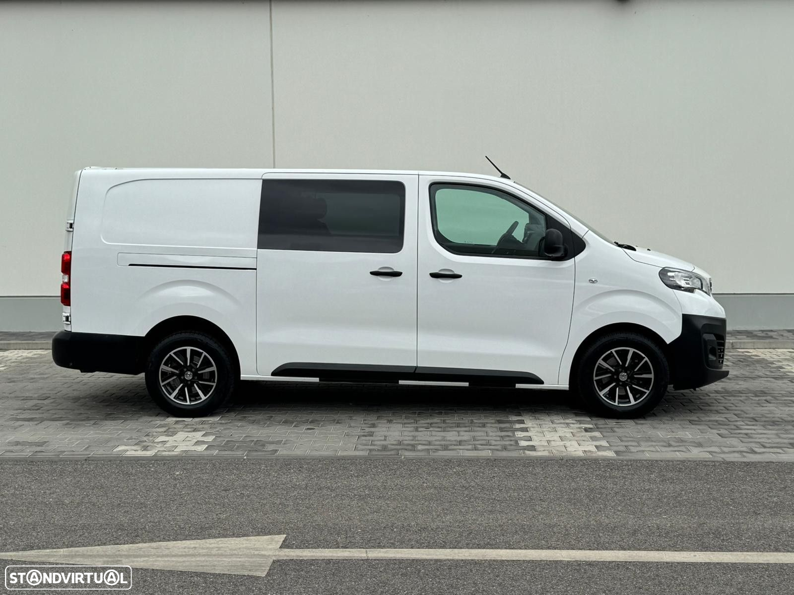 Peugeot Expert 2.0 BlueHDi L2H1 Semi-Vidrado - 9
