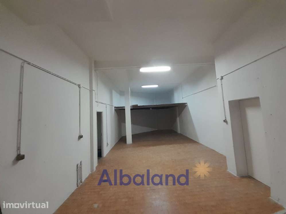 Arrumos – Centro da cidade (junto ao campo da feira) - Grande imagem: 4/7