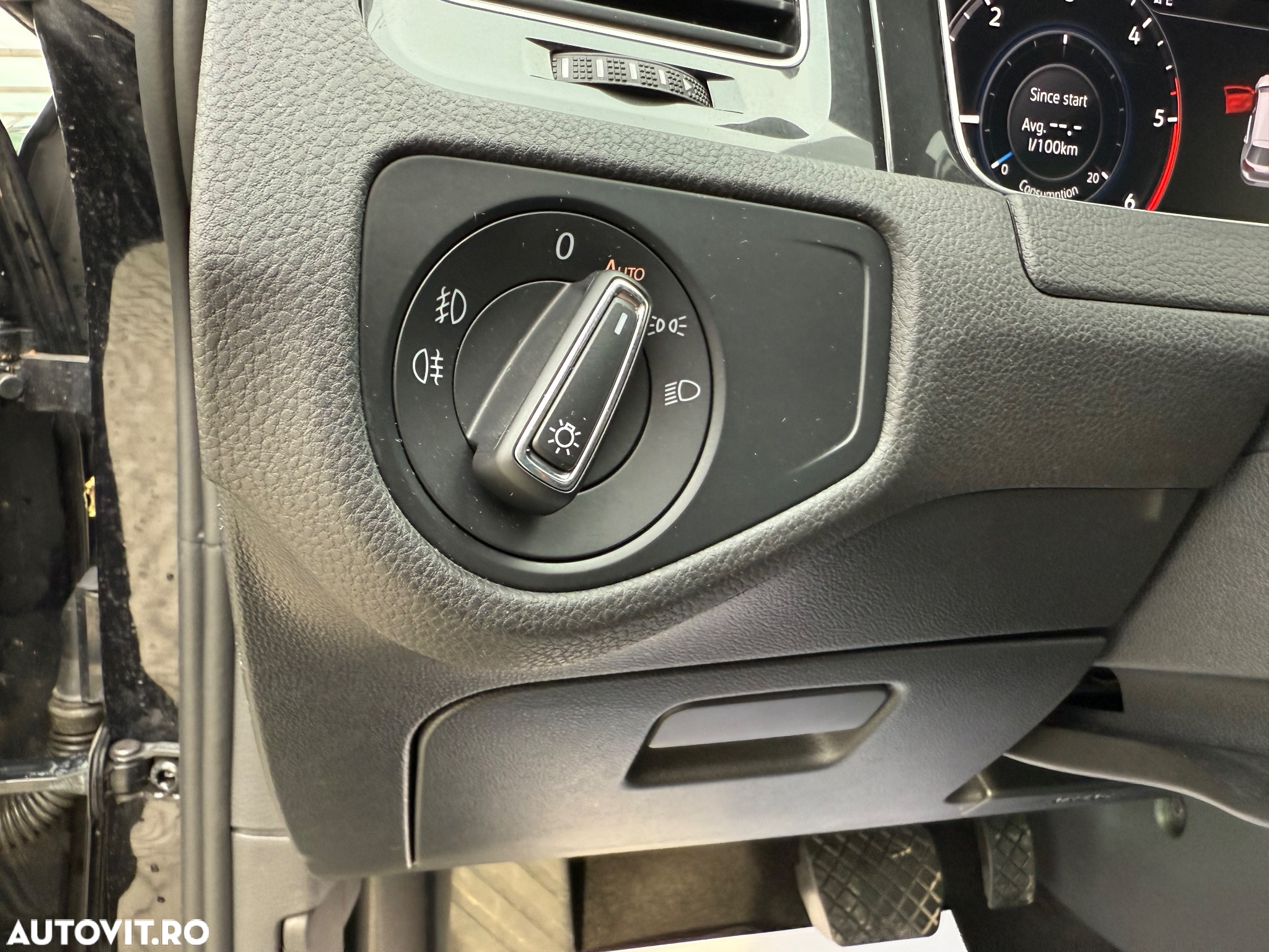 Volkswagen Golf 2.0 BlueTDI DSG Comfortline - 33