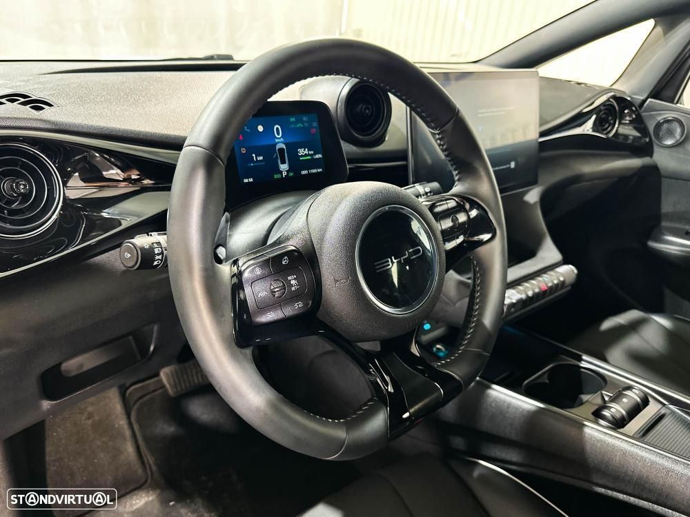 BYD Dolphin 60.4 kWh Design - 18