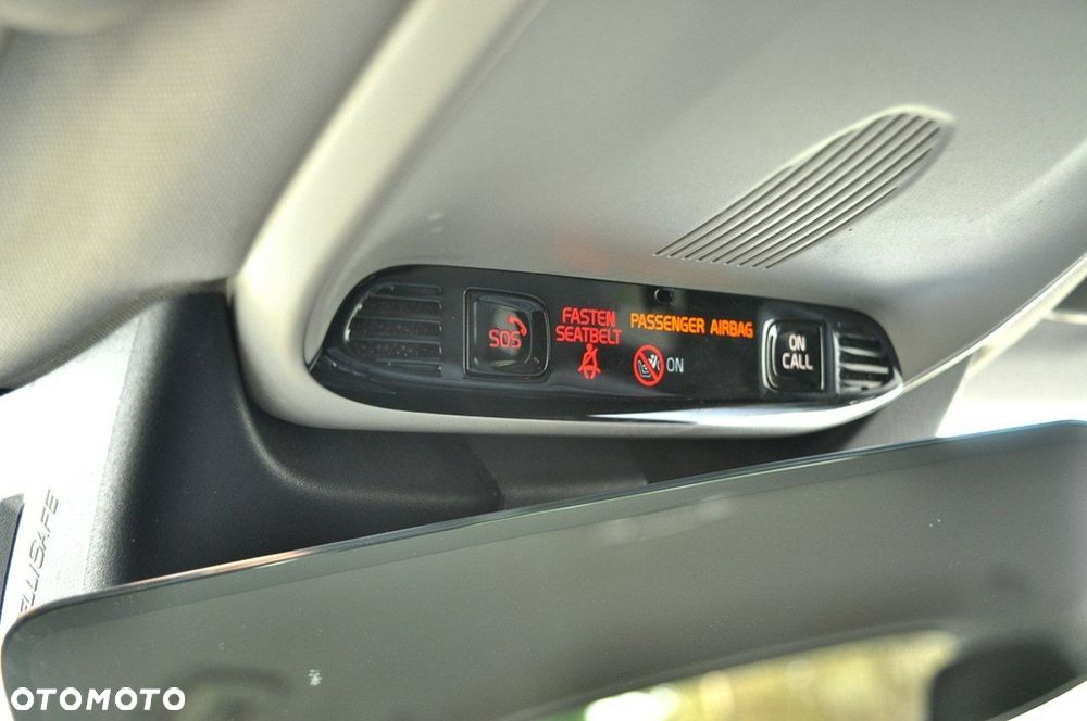 Volvo V90 D3 Momentum Pro - 33