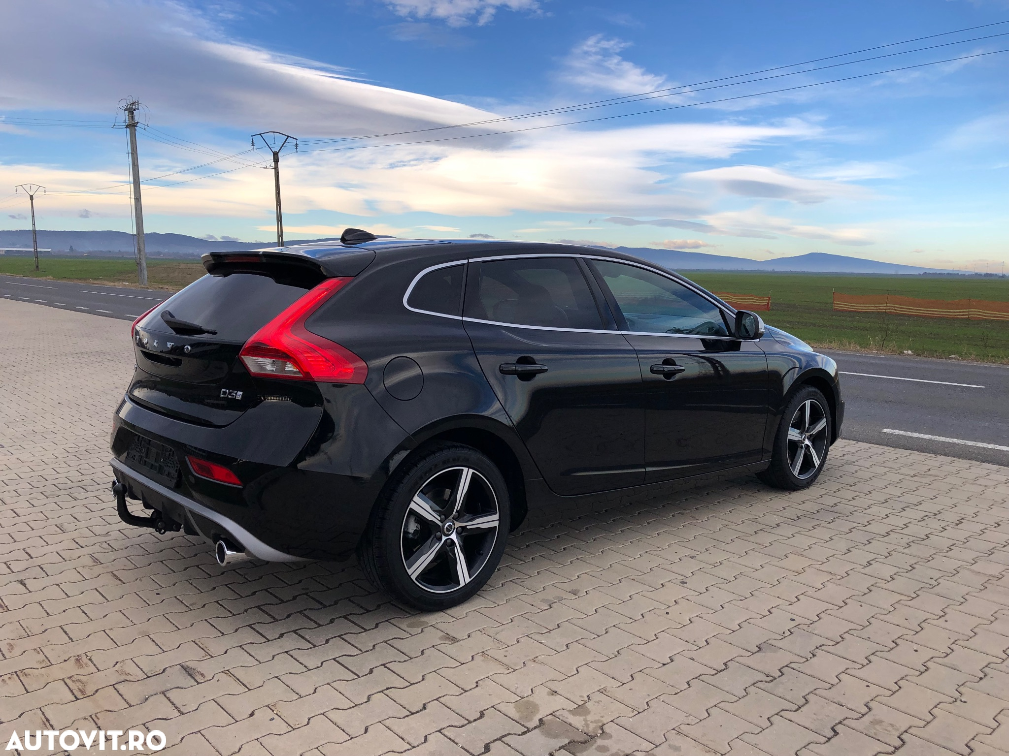 Volvo V40 D3 Geartronic RDesign - 34