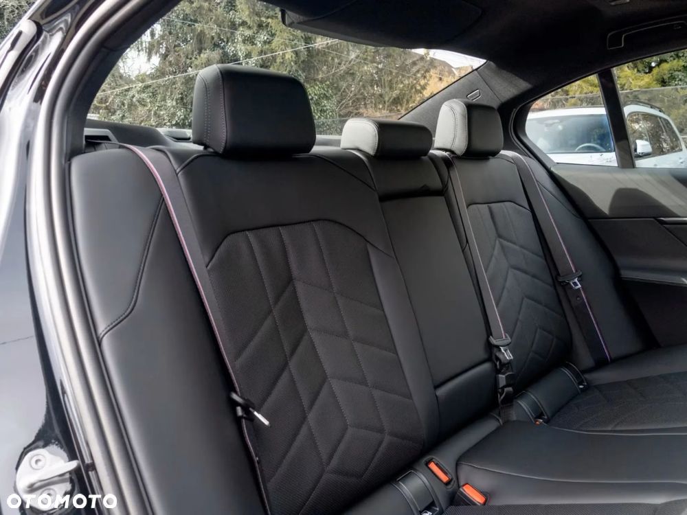 BMW Seria 5 540d xDrive mHEV M Sport - 29