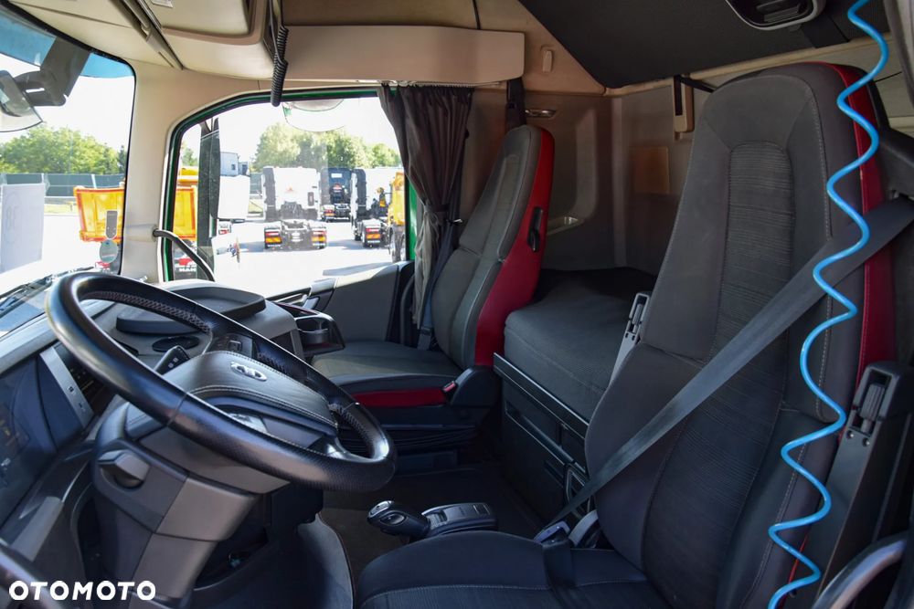 Volvo FH460 / EURO 6 / KLIMATYZACJA POSTOJOWA / ACC / LEDY / 2 ZBIORNIKI PALIWA / SERWISOWANY - 22