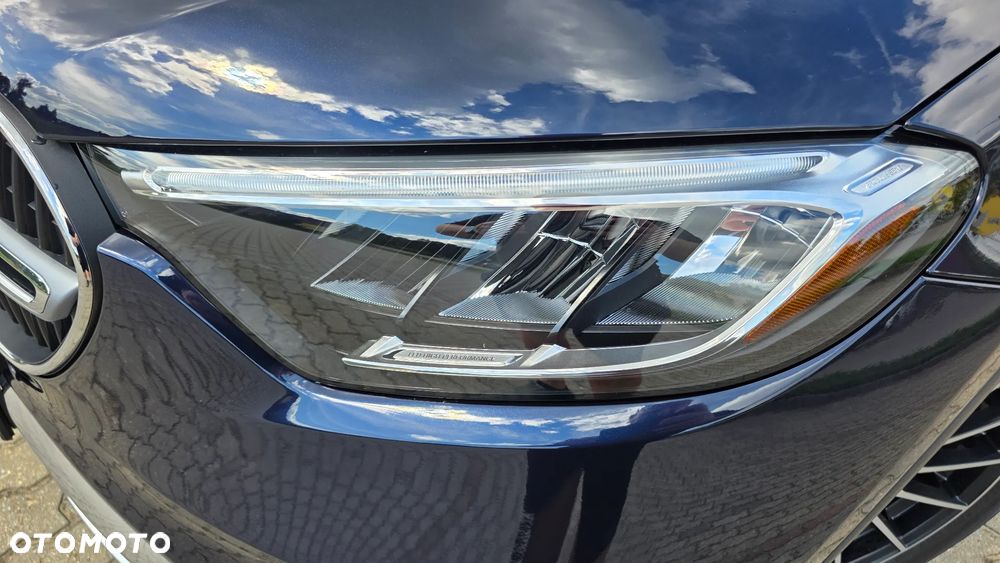Mercedes-Benz GLC 300 4Matic 9G-TRONIC Avantgarde Advanced - 37