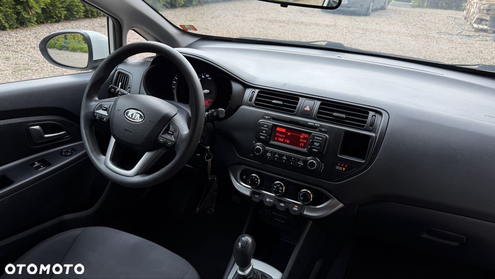 Kia Rio - 8