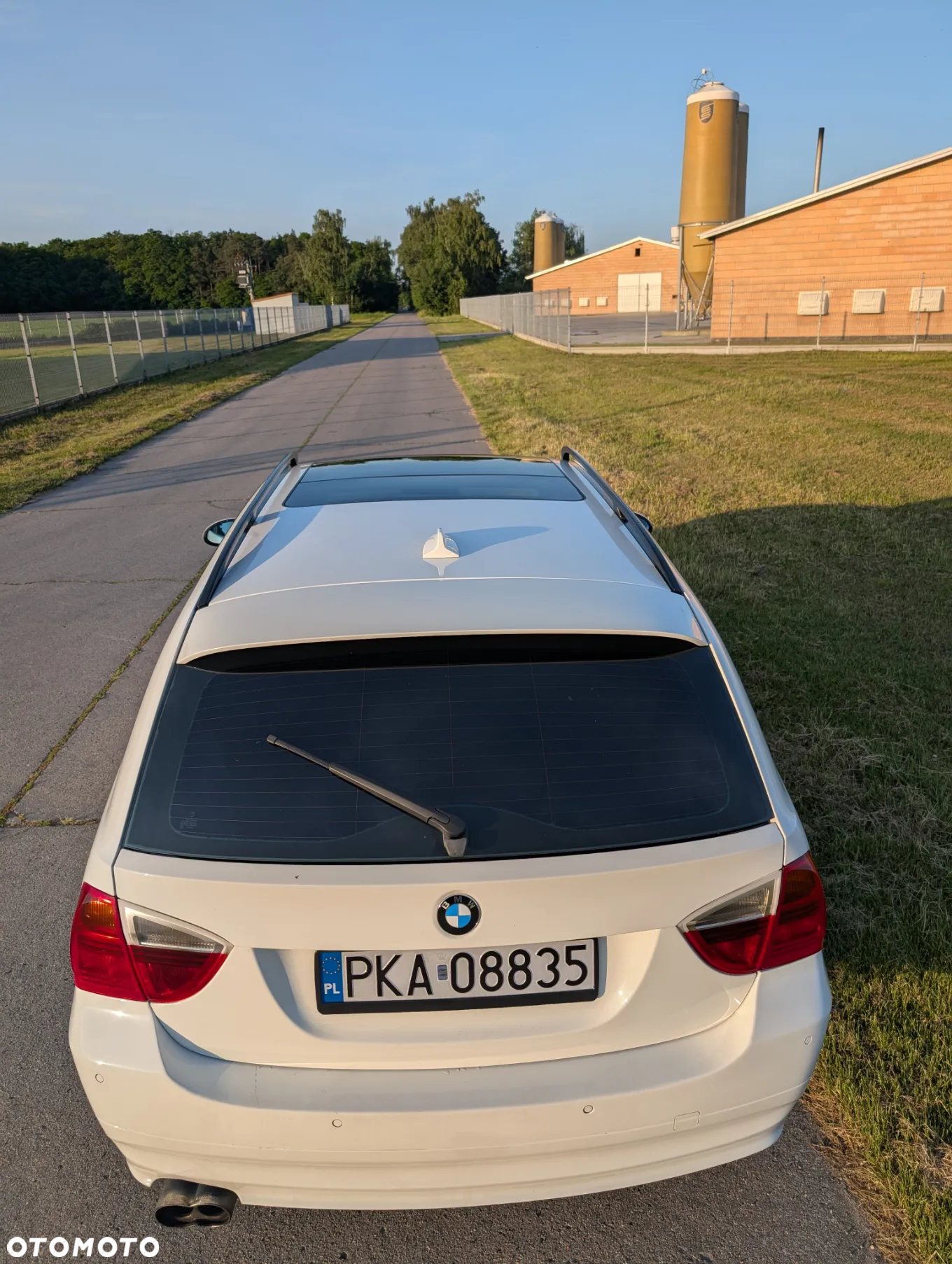BMW Seria 3 320d DPF Touring - 12