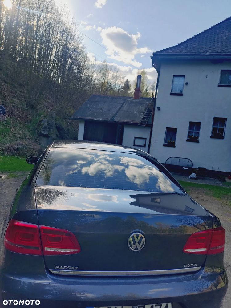Volkswagen Passat 2.0 TDI Comfortline - 11