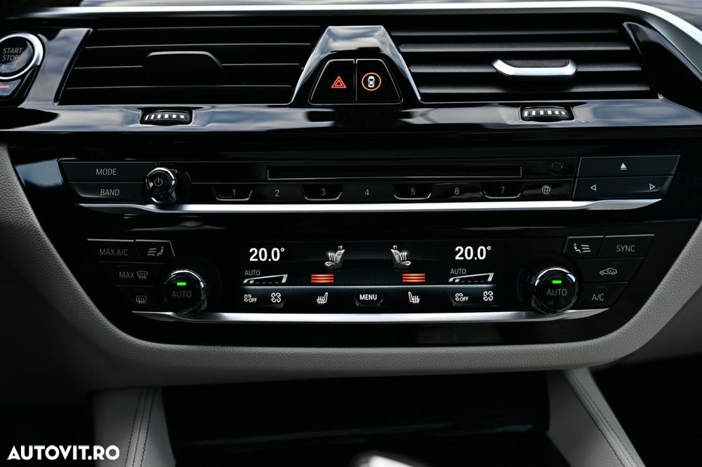 BMW Seria 5 530i xDrive AT - 15