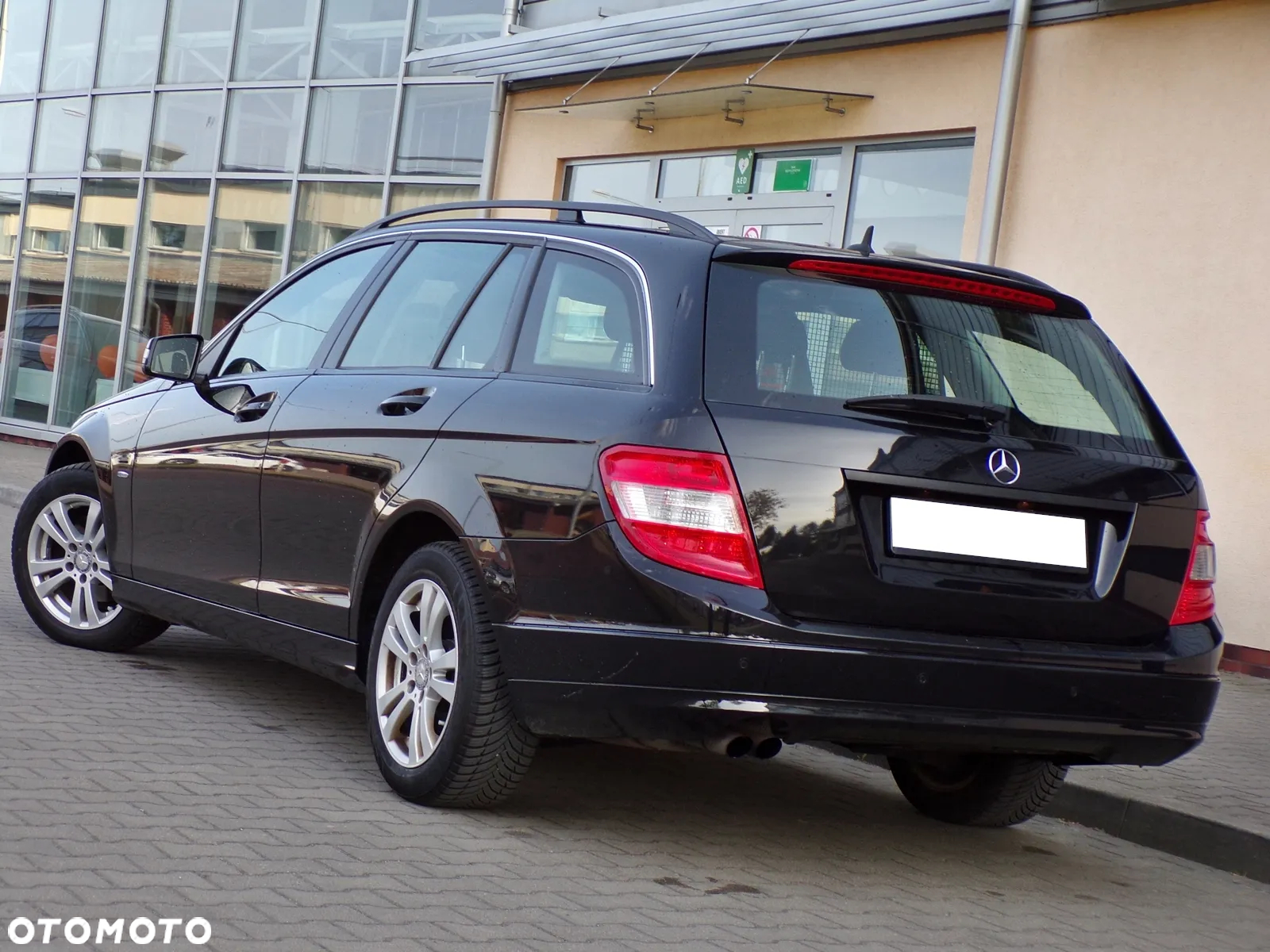 Mercedes-Benz Klasa C 180 T CGI Automatik BlueEFFICIENCY Elegance - 4