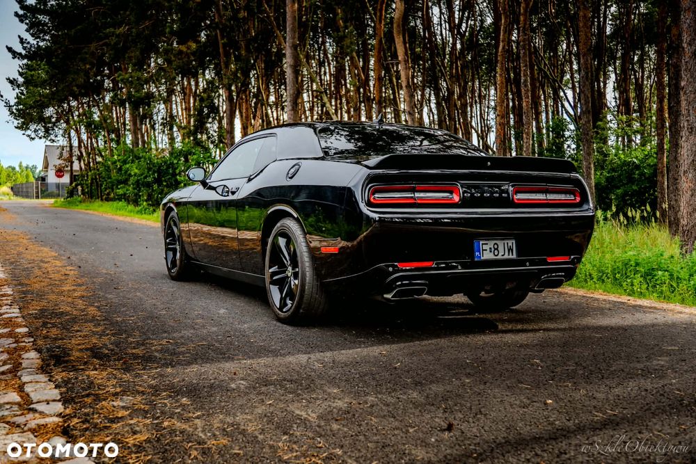 Dodge Challenger - 4