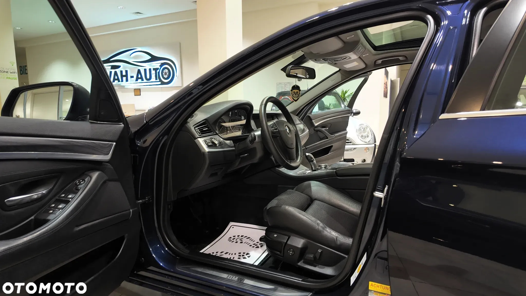 BMW Seria 5 520d - 33