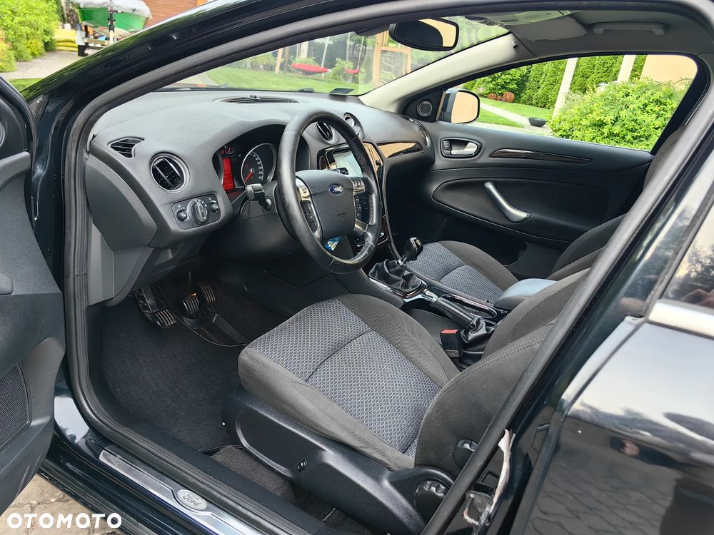 Ford Mondeo 1.8 TDCi Ghia - 9