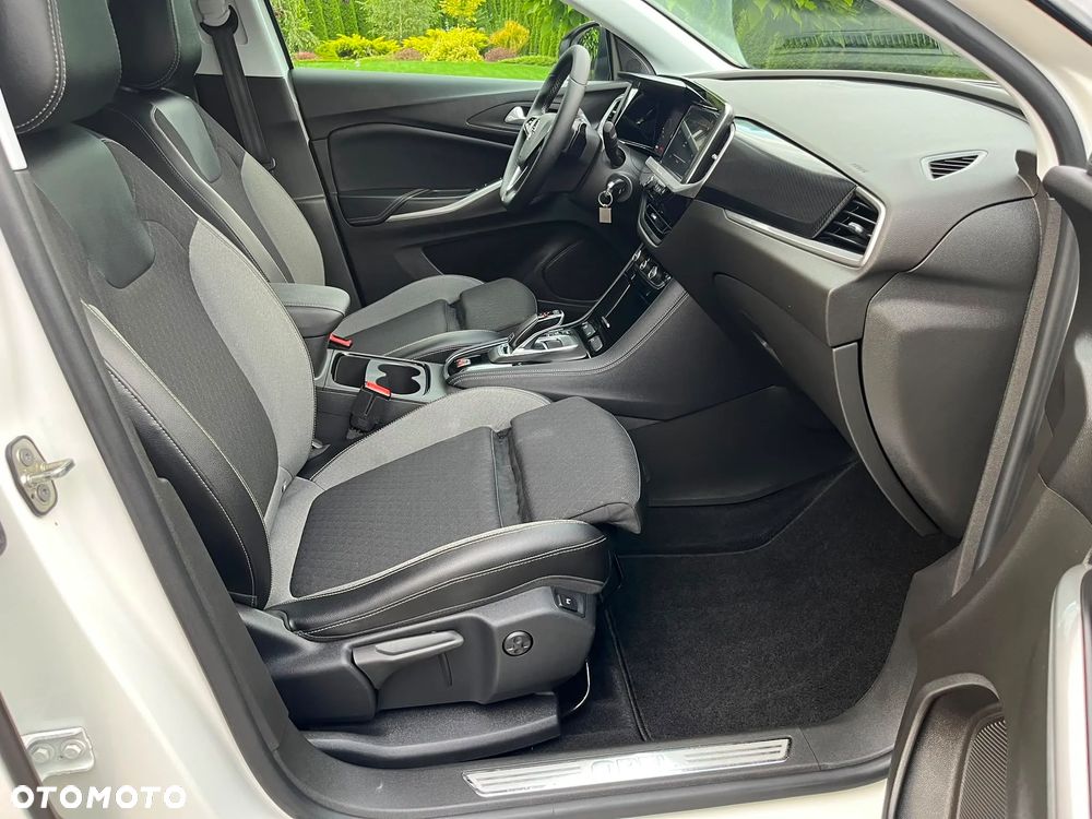Opel Grandland X 1.2 Start/Stop Automatik INNOVATION - 32