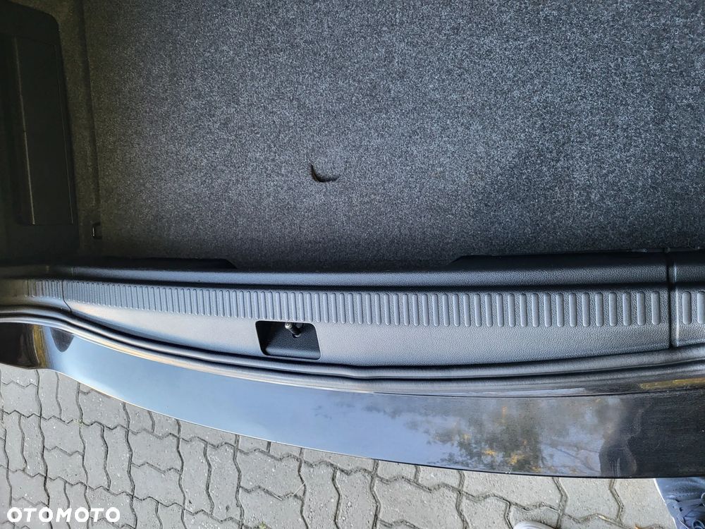 Skoda Octavia 1.6 TDI Elegance DSG - 25