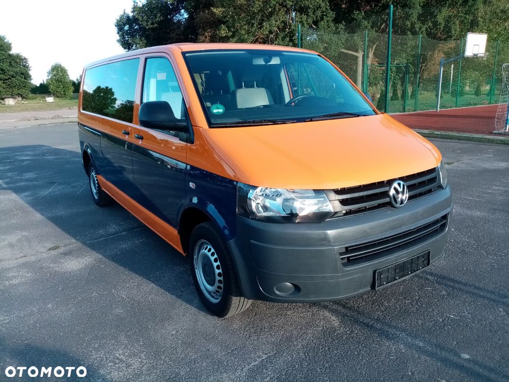 Volkswagen Caravelle - 2