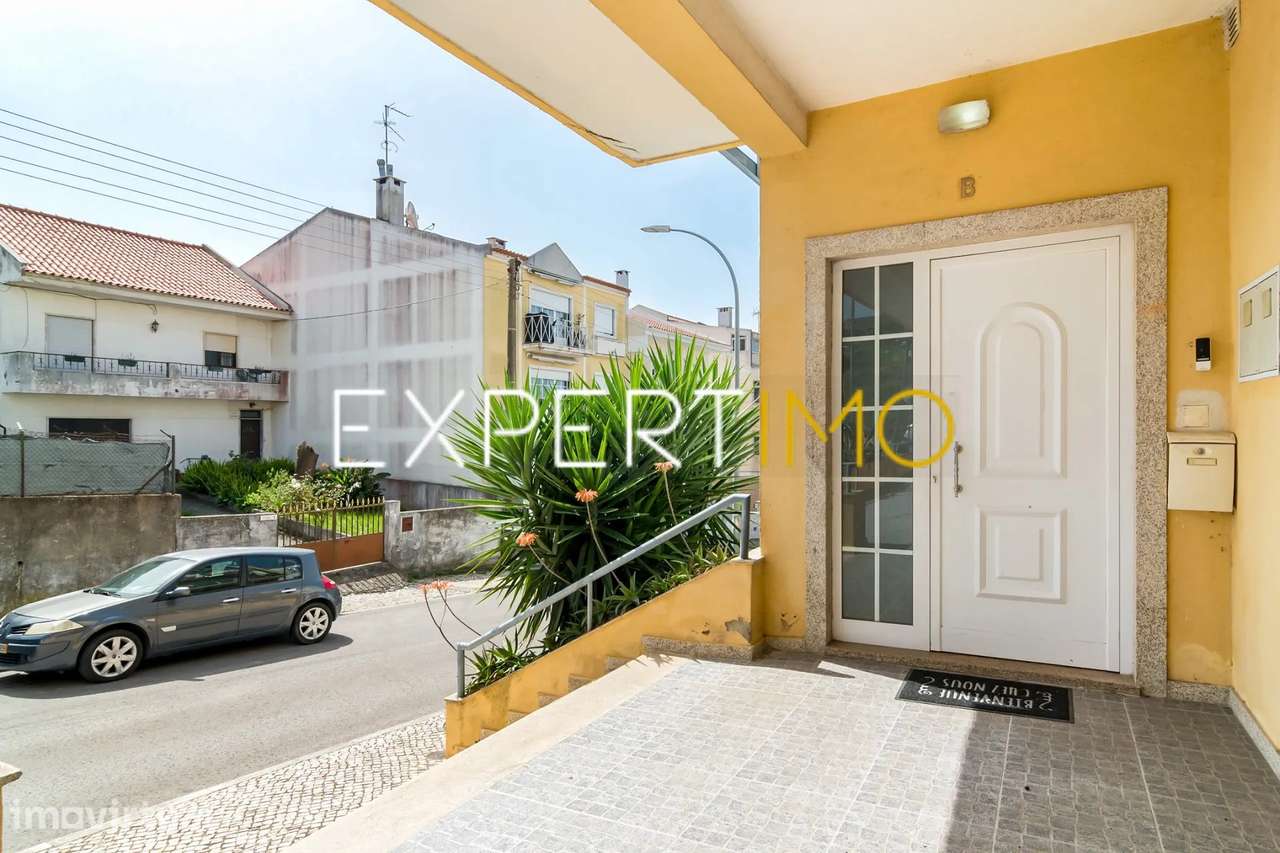 Apartamento T3, com 3 lugares de parqueamento a 10 minutos Lisboa -... - Grande imagem: 2/26