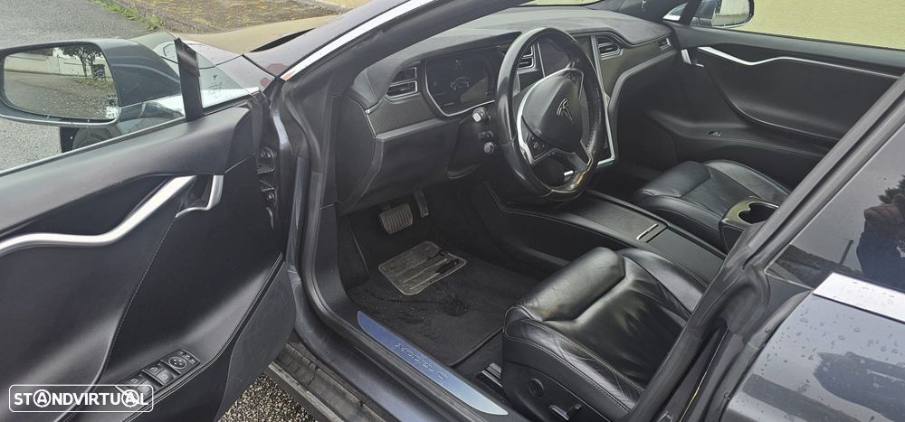 Tesla Model S - 2