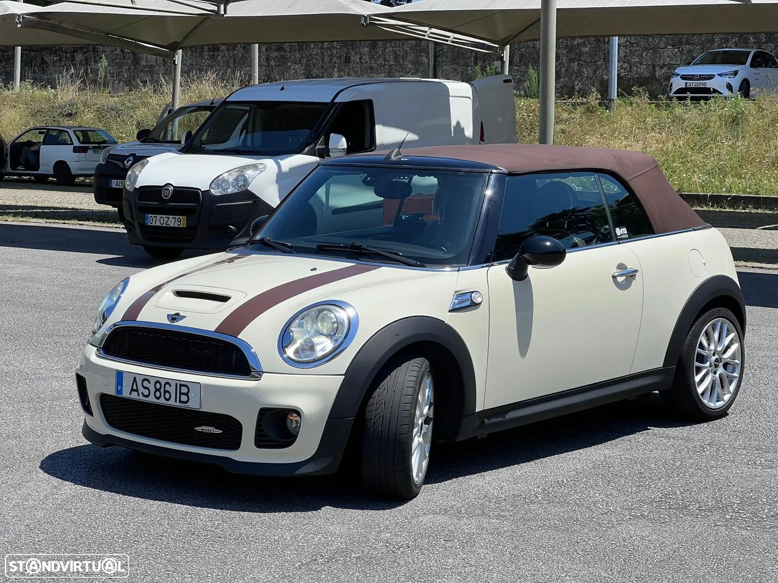 MINI Cabrio John Cooper Works - 13