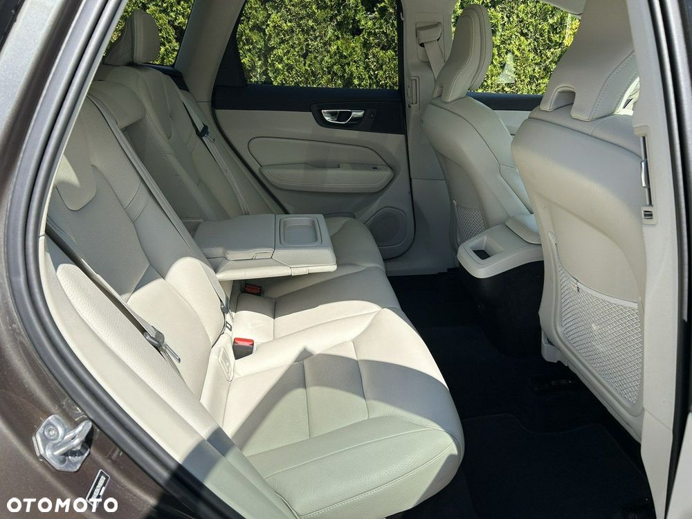 Volvo XC 60 T5 Momentum - 12