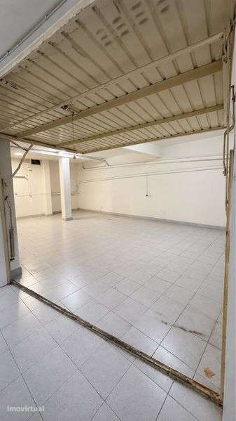 Box Fechada 50m² Centro Parede – Eletricidade Própria - Grande imagem: 4/8