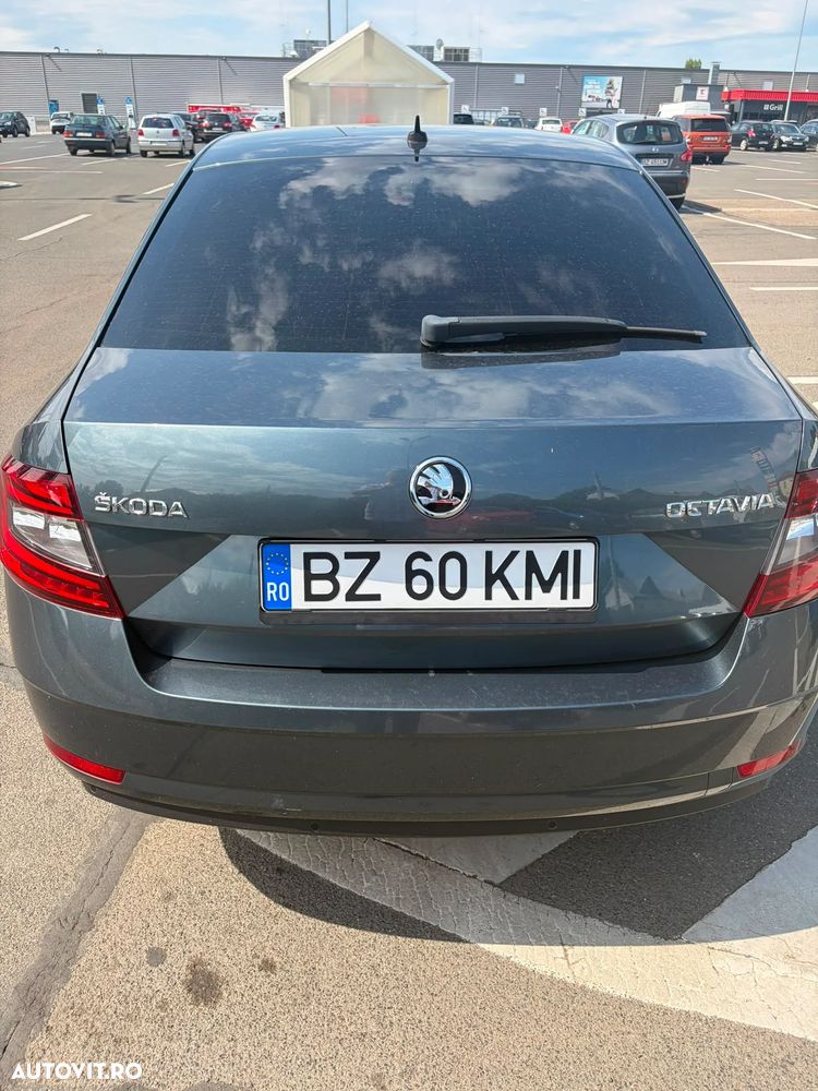 Skoda Octavia 1.6 TDI DSG Style - 12