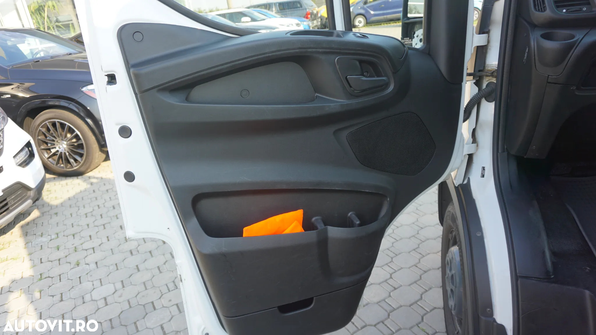 Iveco Daily 35S11 - 12