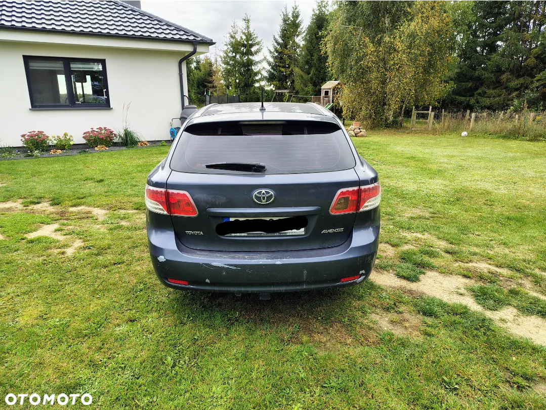 Toyota Avensis - 4