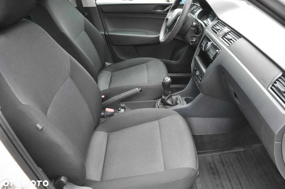 Skoda RAPID 1.2 TSI Drive - 12
