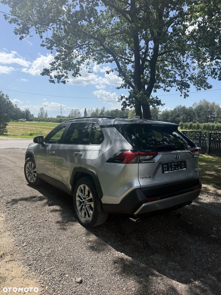 Toyota RAV4 - 1