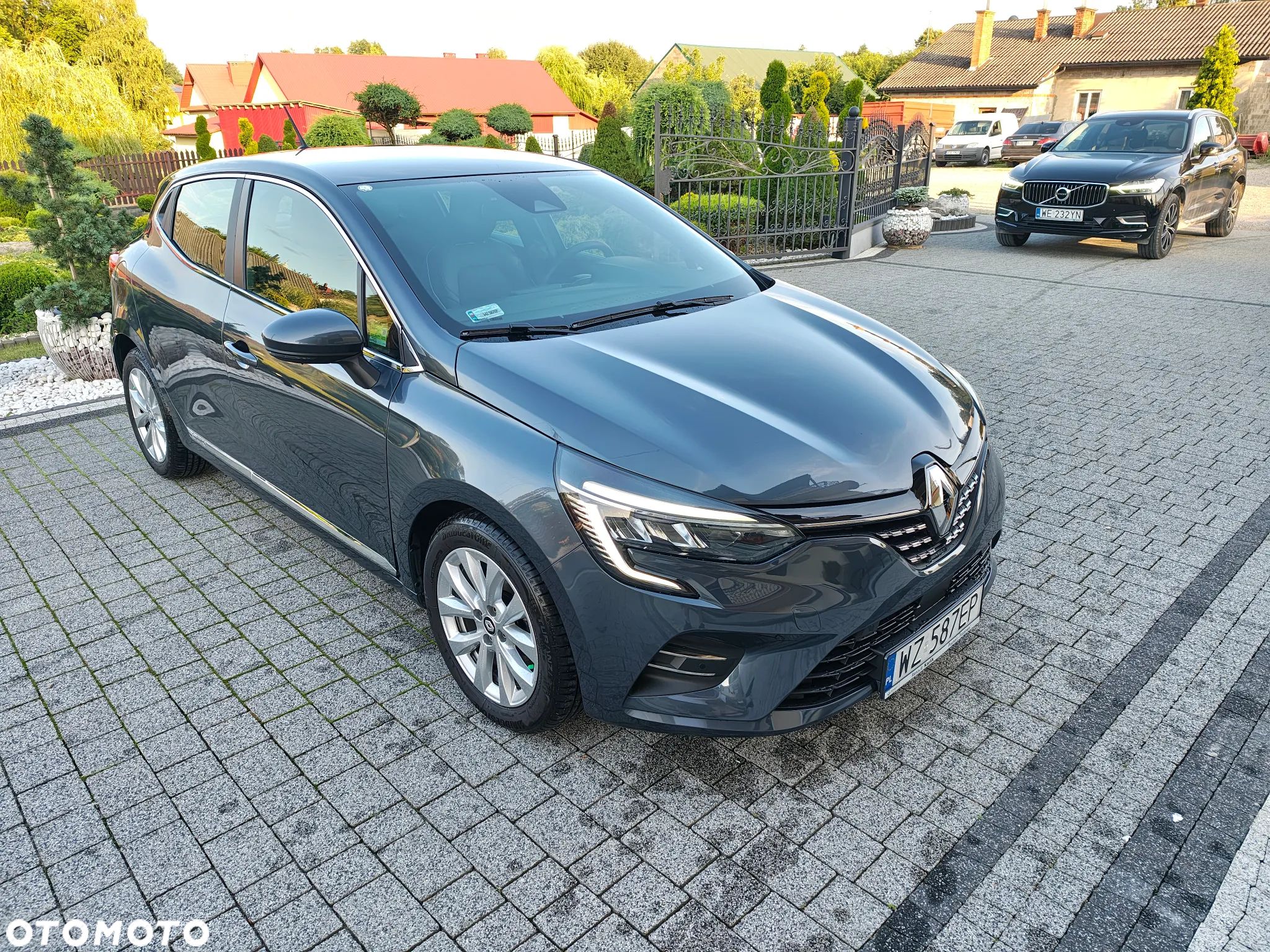 Renault Clio 1.0 TCe Intens - 1