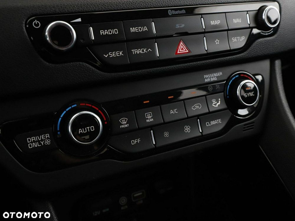 Kia Niro 1.6 GDI Plug-in Hybrid L - 29
