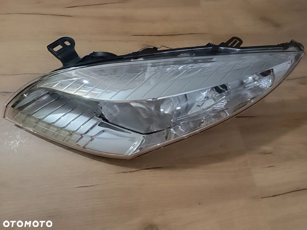 Nowa Lampa Przednia Lewa Renault Megane III - 1